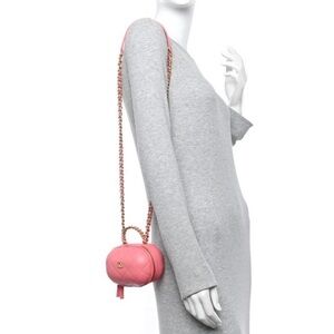 Chanel CC Bubble Top Handle Vanity Case Chain Quilted Lambskin Mini
·